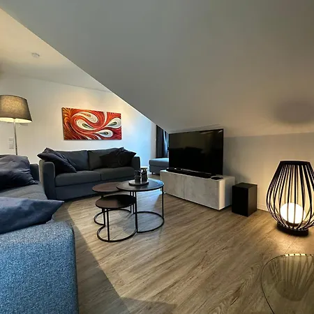 Neu - Brachfeld - Penthouse Und Ferienwohnung, Tor Zum Nationalpark Eifel דירה *
